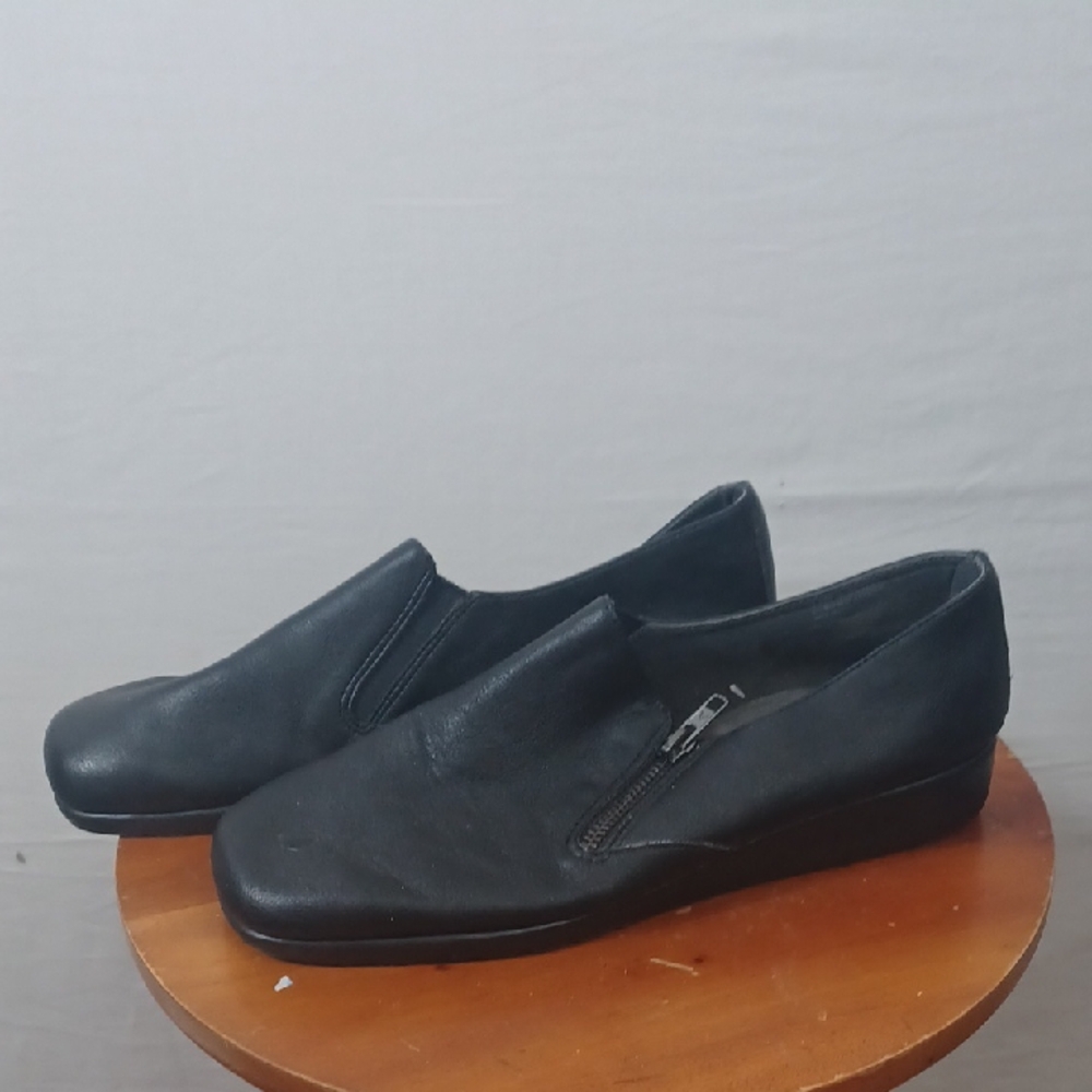 AEROSOLES Men's Black Leather Slip-Ons